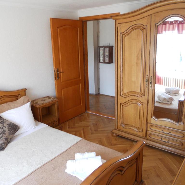 Apartment Djukovic - Two-Bedroom Apartment - 9