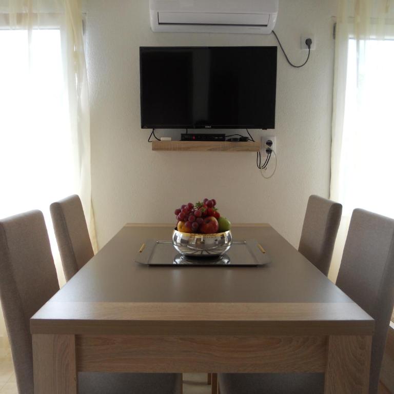 Apartment Djukovic - Studio Apartment with Sea View - 2