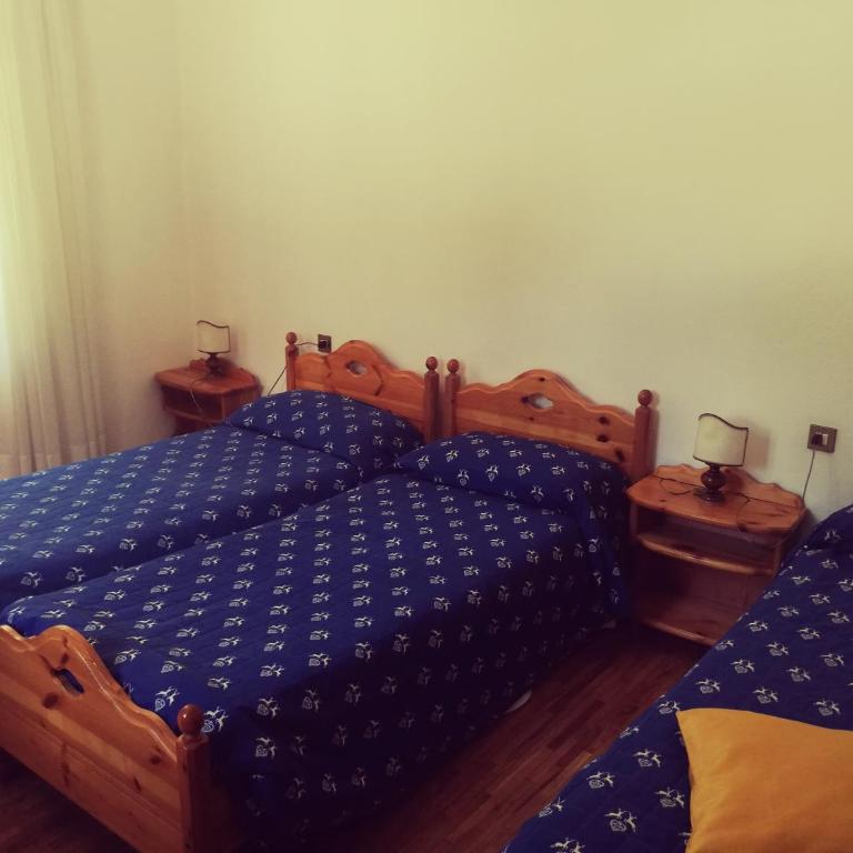 Hotel Fiames - Camera Doppia con Letti Singoli e Bagno in Comune - 9