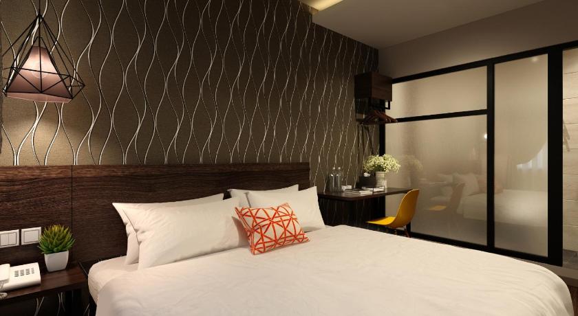 Image of King Room without Window 1