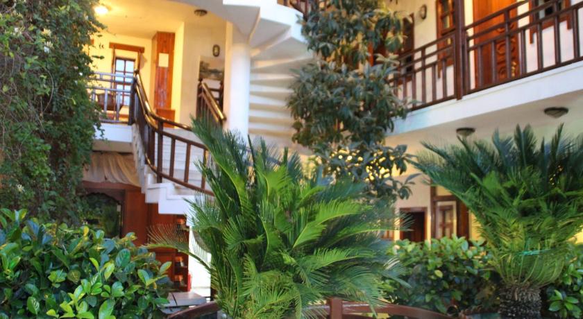 Hotel Karyatit Kaleici - image 2