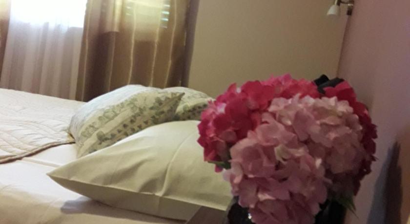 Apartments Ant — Hotel in Budva