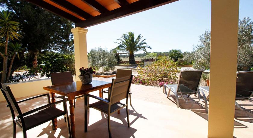 Vivendes Adelina - Escapada Formentera — Hotel in Formentera