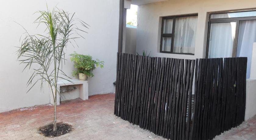 Self-catering Studio, Unit 6 on Krupp photo