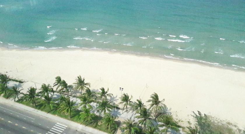 Image of Deluxe King Ocean View 11