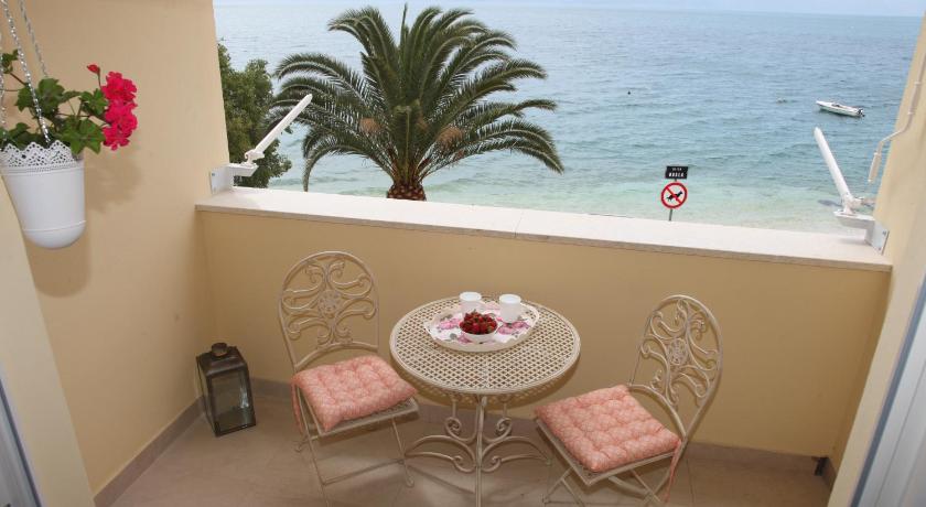 Apartments Mare — Hotel in Gradac