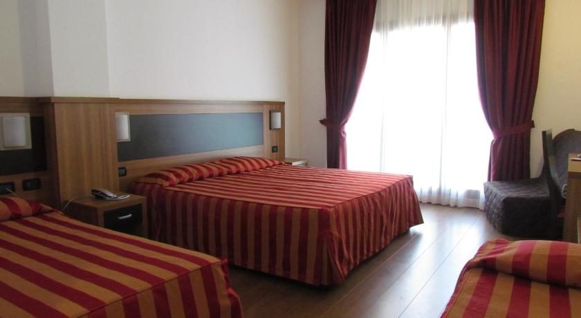 Quadruple Room, Hotel Leon Bianco in Adria (Rovigo)