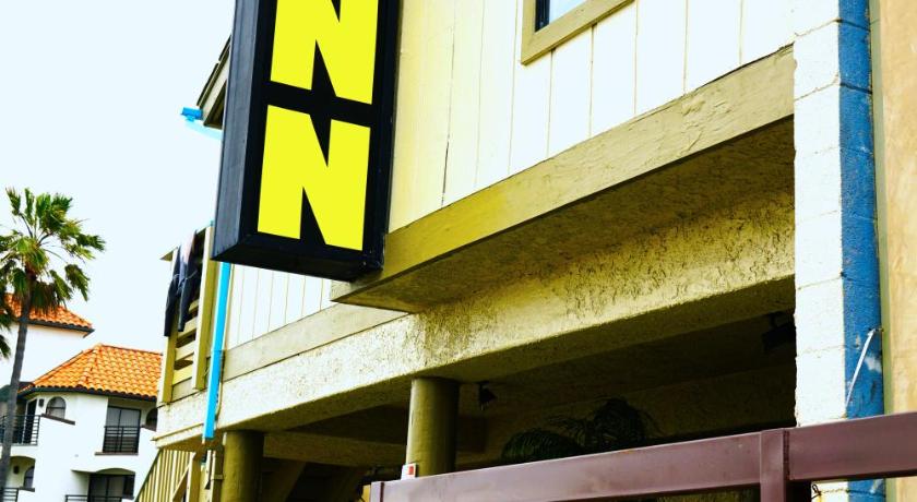Huntington Surf Inn photo