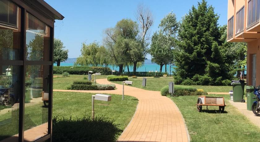 Cuki Apartmanok — Hotel in Siofok