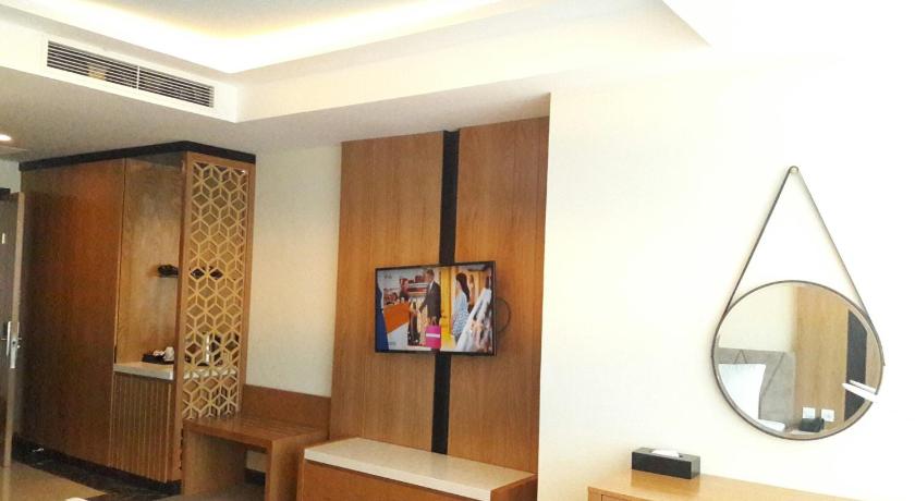 Image of Deluxe Twin City View 9