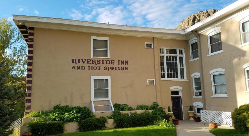 Riverside Hot Springs Inn - Adults Only            