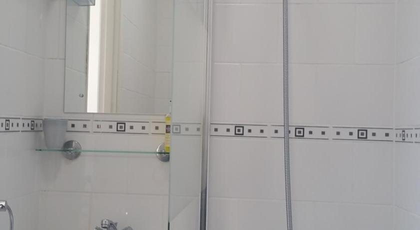 Underhill Guest House photo
