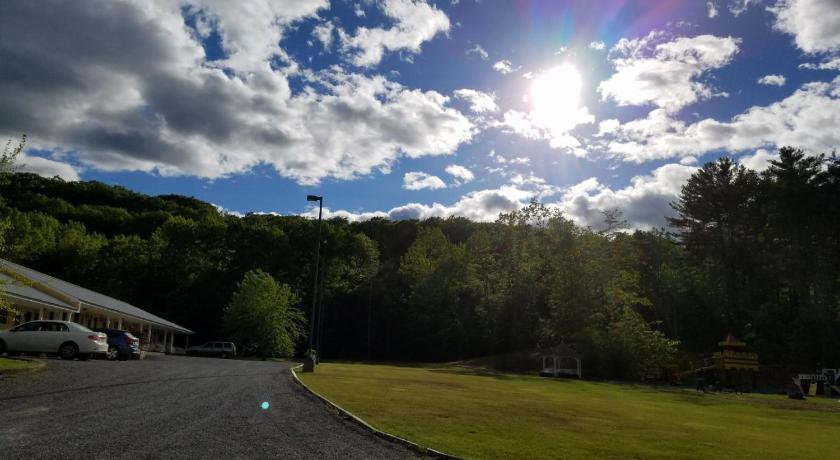 Colonel Williams Resort and Suites photo