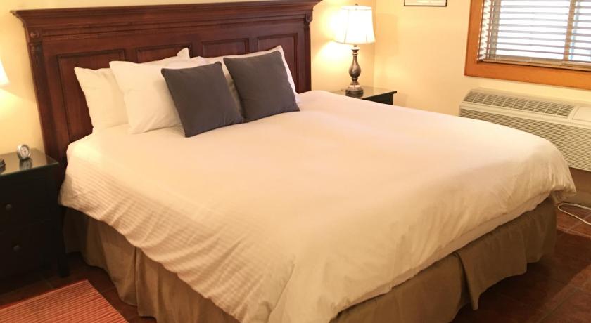 All Seasons Bed & Breakfast photo