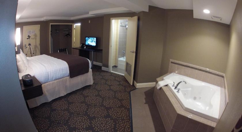 Niagara Falls (NY) Aashram Hotel by Niagara River 2-Star Hotel pool