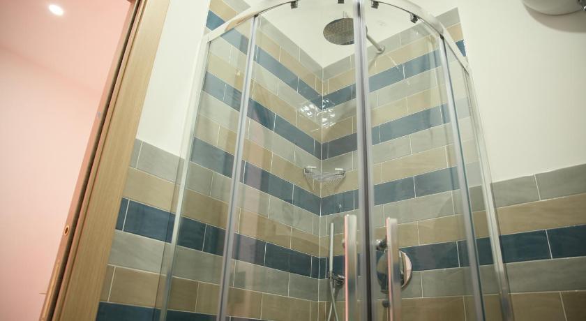 Image of Double Room with Private Bathroom 2