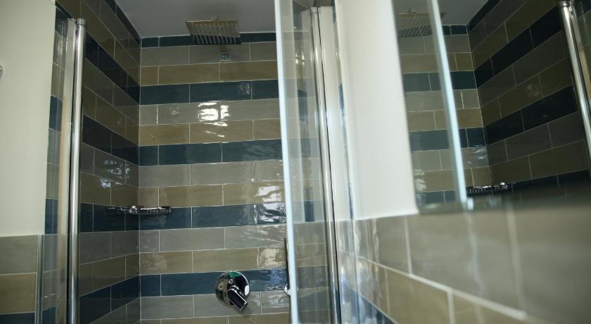 Image of Double Room with Private Bathroom 5