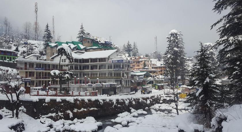 Hotel Dream Land – Manali, PA