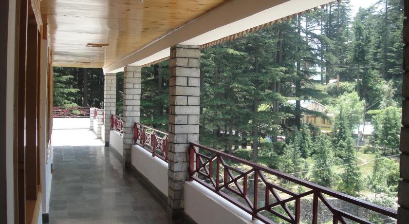 Hotel Dream Land – Manali, PA