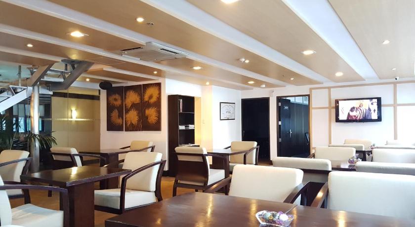Image of Parklane Plus Room 13