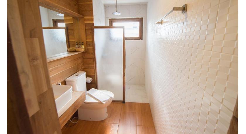 Image of Superior Triple Room 16