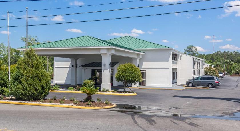 Motel 6 Waycross photo