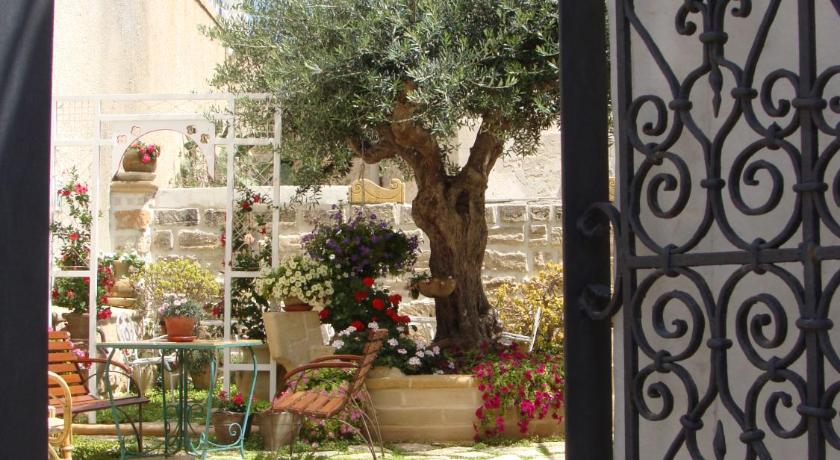 Guest House Al Gattopardo photo
