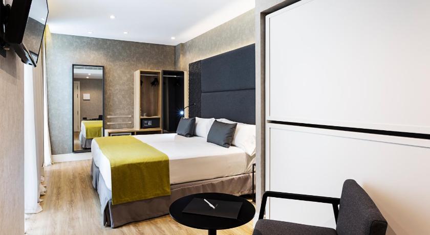 Hotel Catalonia Giralda