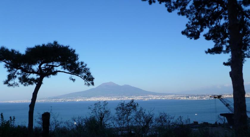 Ancelle Sorrento - Casa d'Accoglienza