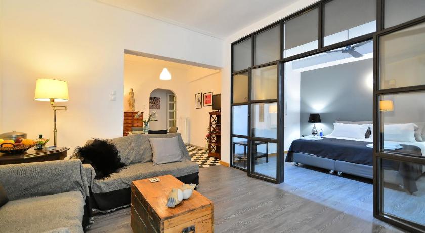 Plaka Elegant Apartment