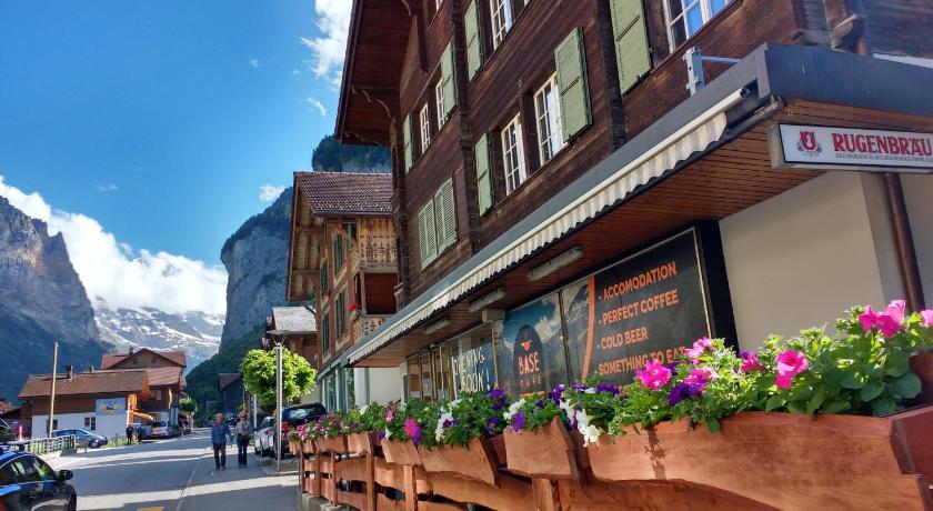 BASE Cafe — Hotel in Lauterbrunnen