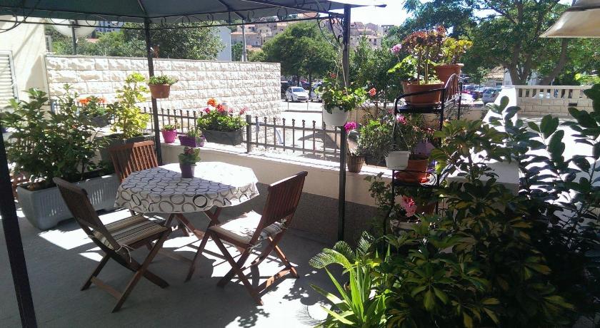 Apartments Dalia House — Hotel in Hvar