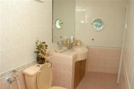 Image of Suite with Lake View 7