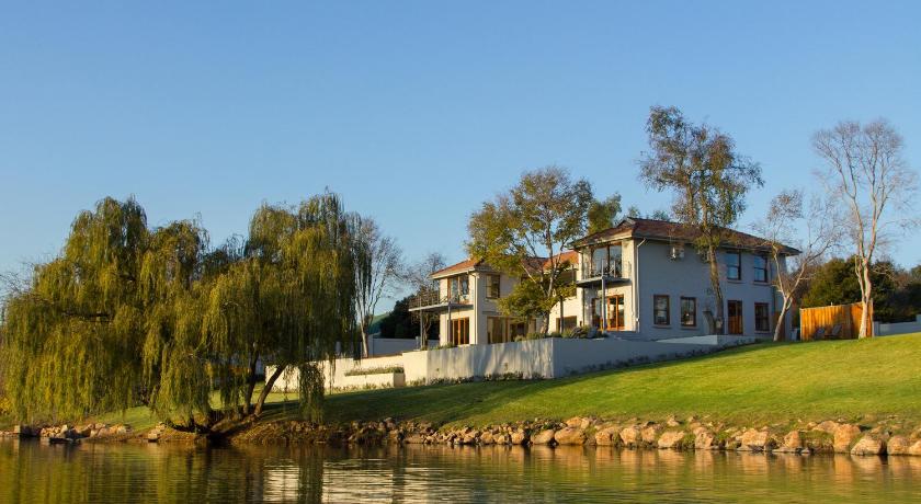 Rus & Vrede on Vaal photo