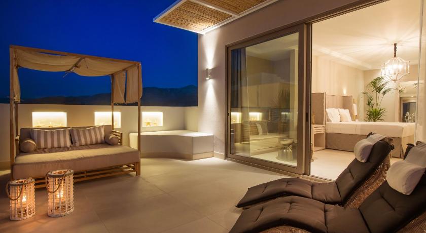 Image of Luxury Veranda Suite With hot tub 1