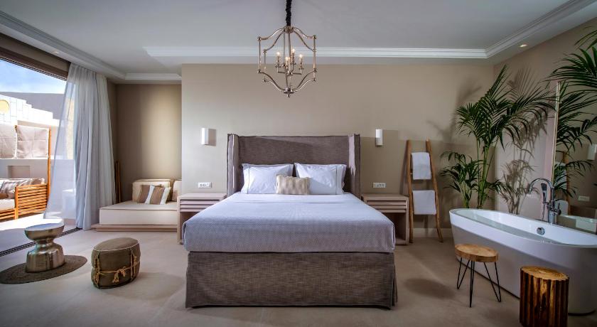 Image of Luxury Veranda Suite With hot tub 0