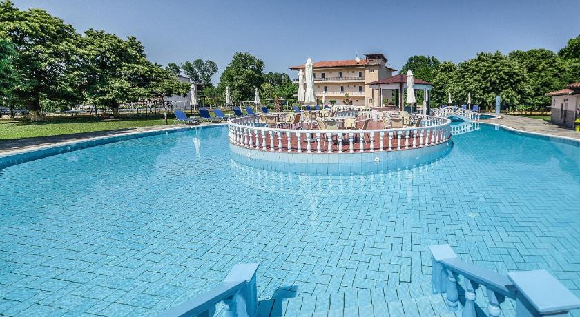 Sintrivanis Resort Beach. photo