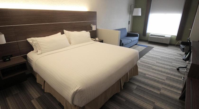 Holiday Inn Express & Suites Houston - Memorial Park Area