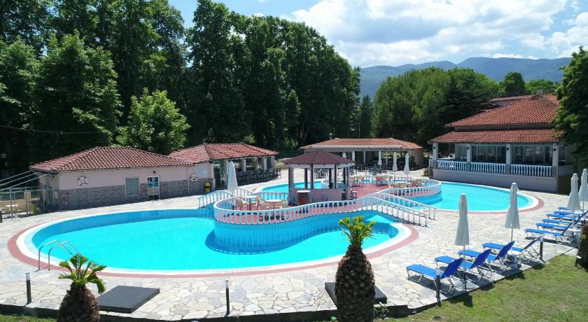 Sintrivanis Resort Beach. — Hotel in Palaios Panteleimon