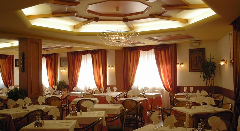 マロンノ Hotel Eternita 3つ星 ホテル レストラン