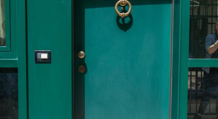 Image of Apartment 12