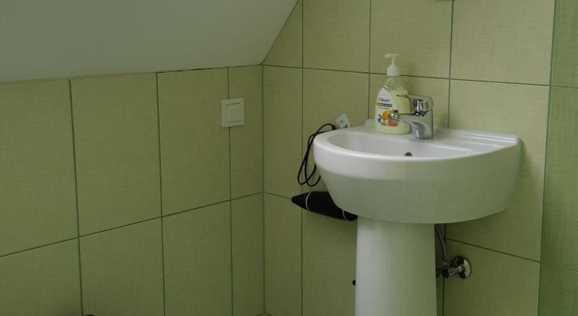 Bathroom, Tammeveski Holiday House in Pilustvere