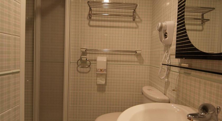 Image of Standard Double Room No Window 2