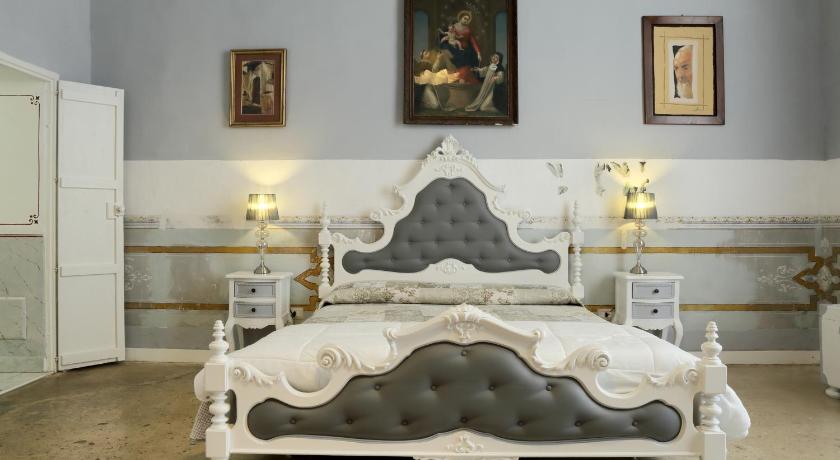 Image of Large Quadruple Room 3