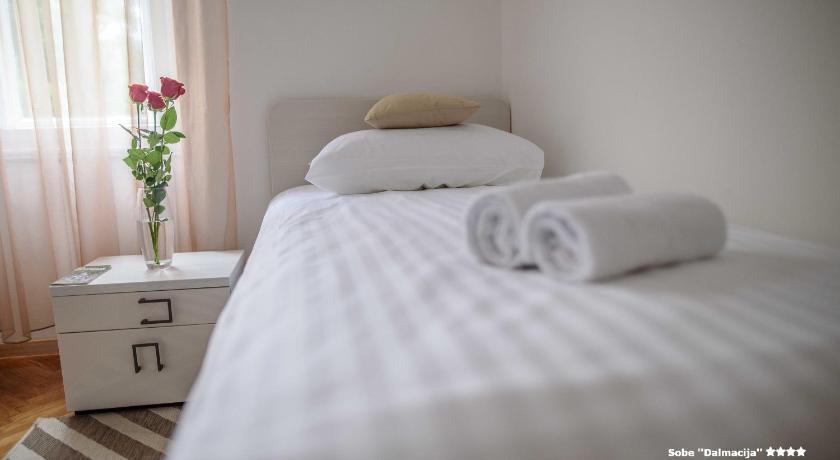 Apartment/Room ''Dalmacija'' SINJ