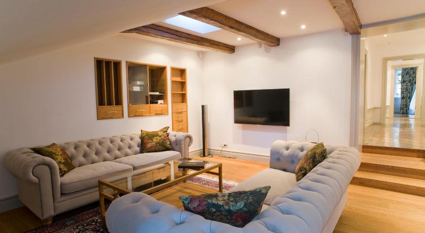 Image of Prestige Suite 7