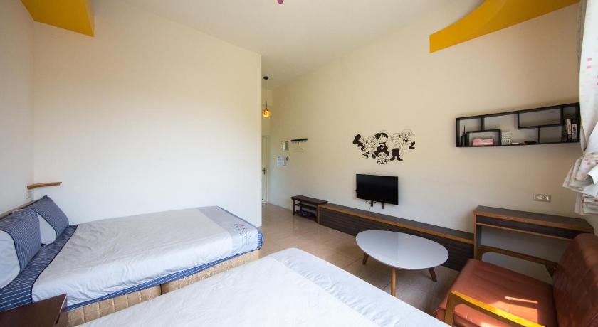 Image of Quadruple Room - Non-Smoking 7