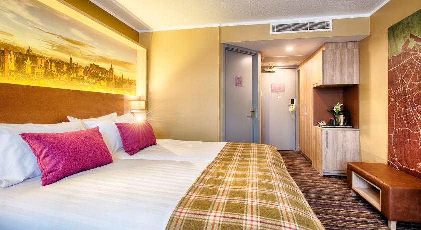Image of Executive Double Room with Sofa Bed 3