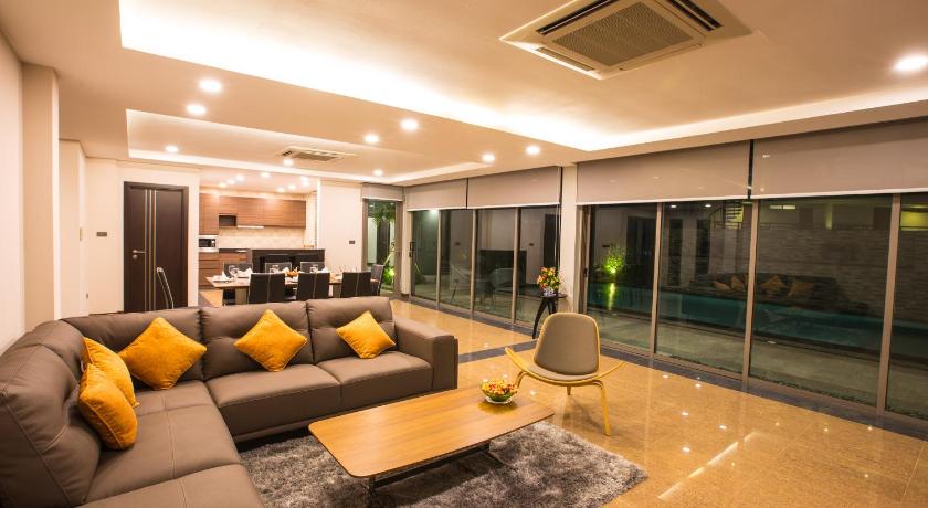 Image of Premiere Nine-Bedroom Villa with Private Pool -Beach Front 14