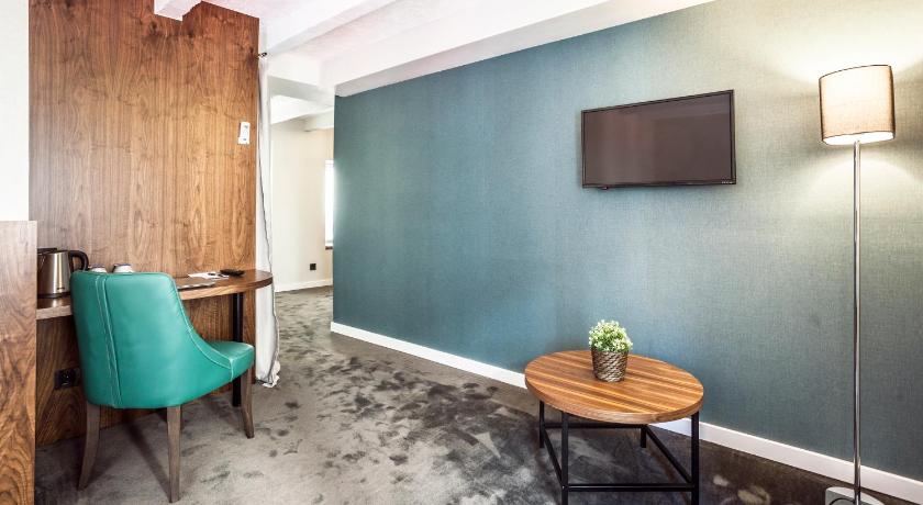 ベオグラード Nomad Luxury Suites 4つ星 ホテル レストラン